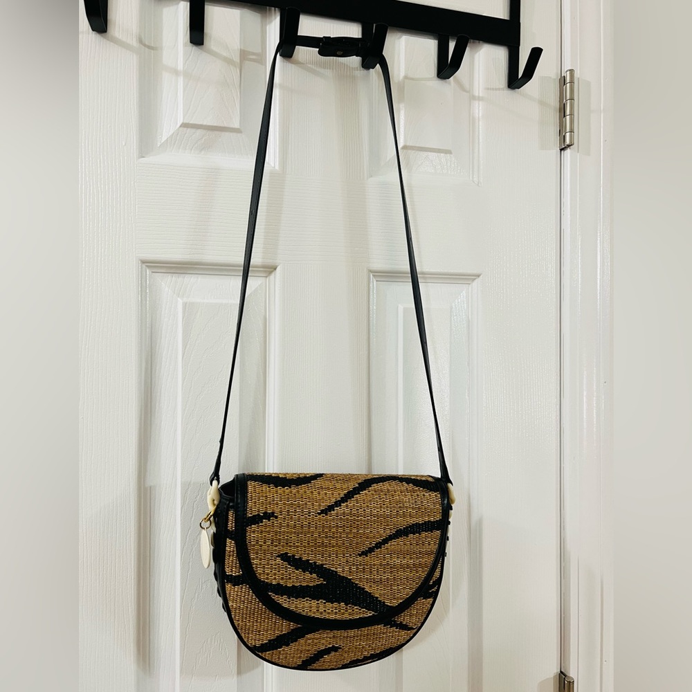 Stella McCartney Frayme Medium Raffia Saddle Bag-Rare Find - Picture 2 of 12